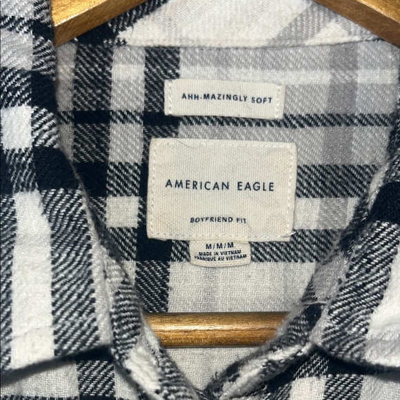 American Eagle Women’s Ahh-mazingly Soft Boyfriend Fit Size Medium Flannel Shirt - Picture 2 of 8